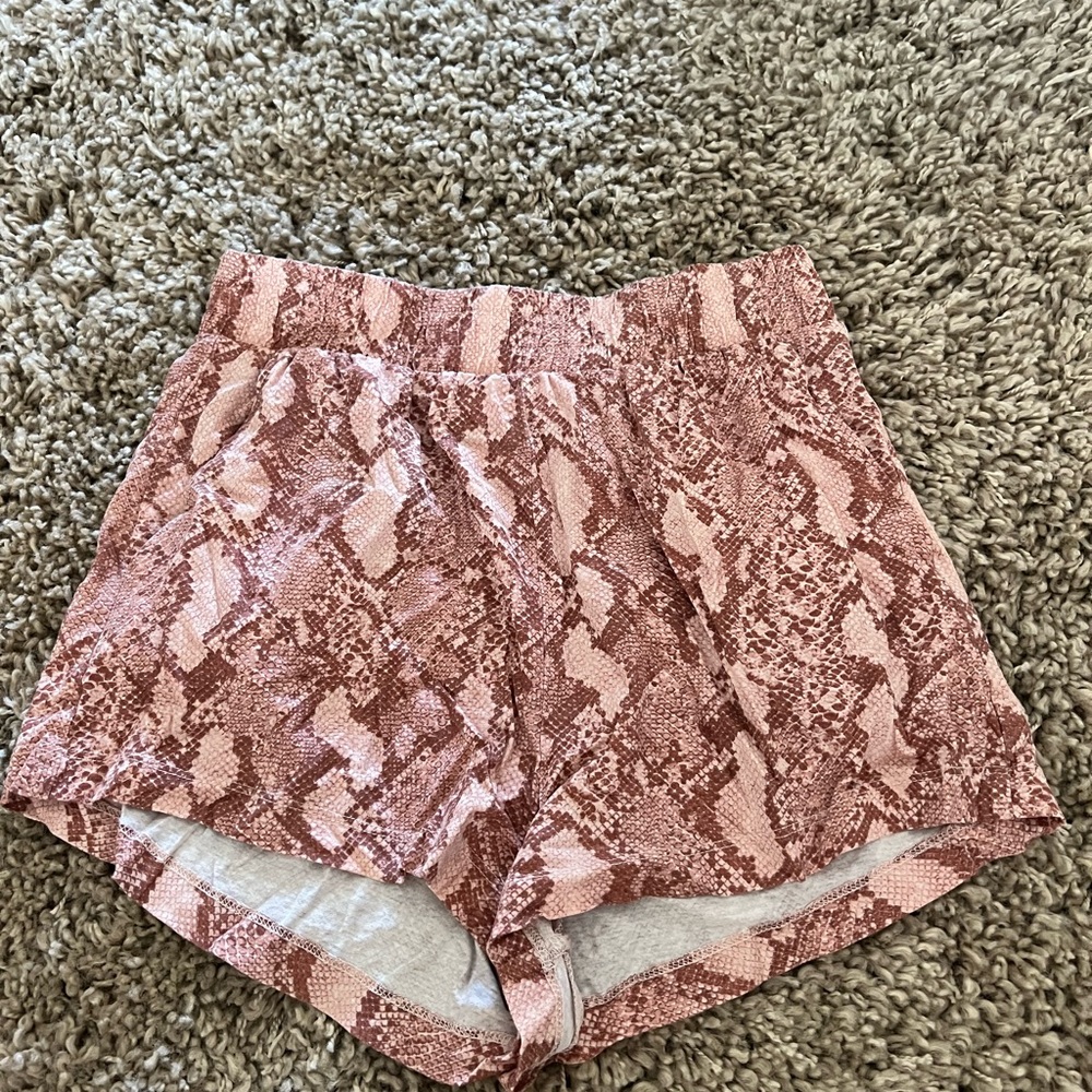 h&m snakeskin print pink shorts.